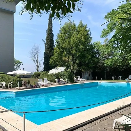 Aurelia House Garden