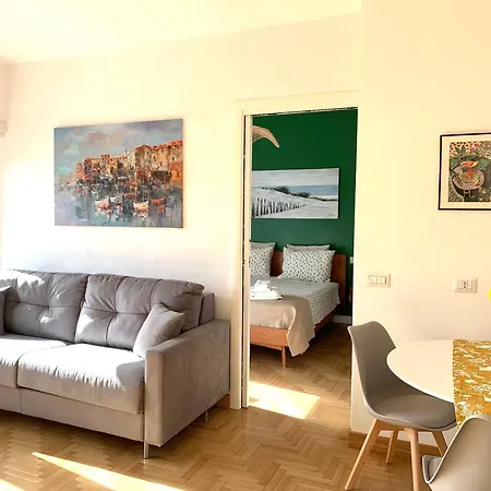 Aurelia House Garden شقة